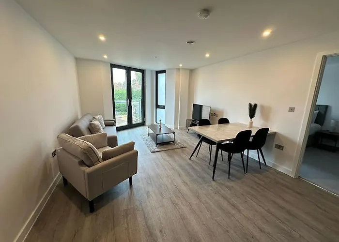 Stylish Central York Apartment Free Parking & Gym