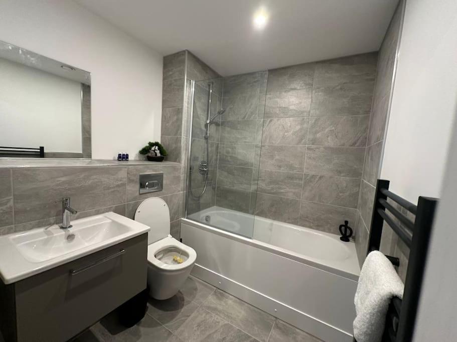 Stylish Free Parking & Gym Apartment York