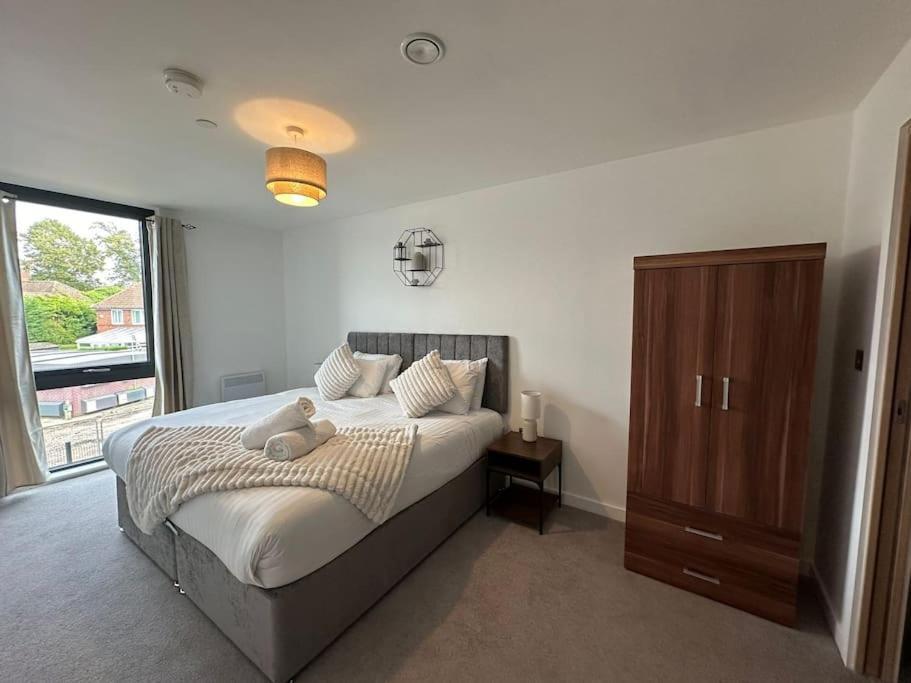 Stylish Free Parking & Gym Apartment *