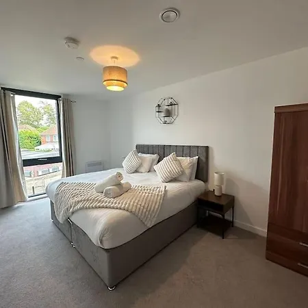 Stylish Central York Apartment Free Parking & Gym Exterior photo